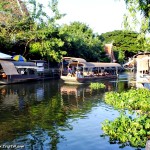 เรือล่องไปตามลำน้ำสะท้อนวิถีชีวิตในอดีต