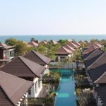 ดิ โอเรียนทอล บีช คอนโด บ้าน แพ่ (The Oriental Beach Condo Ban-Pae)