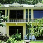 ไอส์แลนด์ ลอดจ์ (Island Lodge)