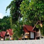 หาดทรายขาว รีสอร์ท (White Sand Beach Resort)