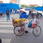 ปั่นจักรยานขายผลไม้