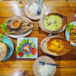กินข้าวริมหาดเกาะหลีเป๊ะ