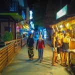 กินข้าวริมหาดเกาะหลีเป๊ะ