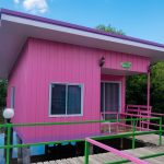บ้านสีชมพู